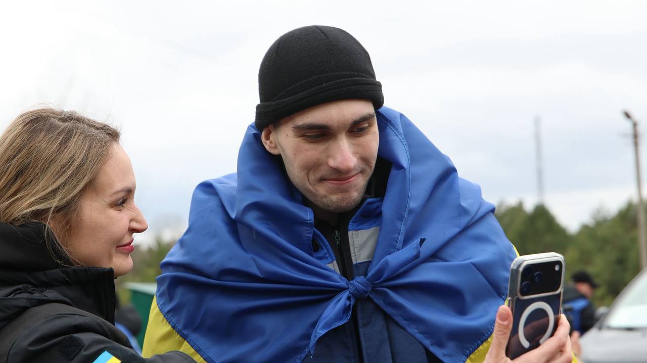 Обмін полоненими: до України з російського полону повернулись 175 військових